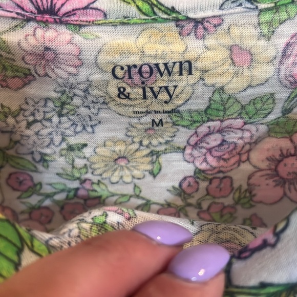 Crown and Ivy top - Picture 2 of 5